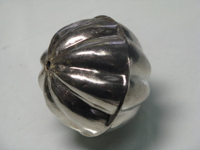 TOKO-BEADS BM101-01 Metal bead 40mm BM101-01 メタルビーズ 40mm Asian bead & African bead  Handmade,Lampeork,bead,asia,india,ethnic,parts,accessory,beads とんぼ玉,ビーズ,トンボ玉,アジア,インド,エスニック,手作り,パーツ,アクセサリー