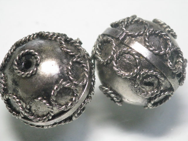 TOKO-BEADS BM101-05 Metal bead (2pcs) 22mm BM101-05 メタルビーズ（2個セット） 22mm Asian bead & African bead  Handmade,Lampeork,bead,asia,india,ethnic,parts,accessory,beads とんぼ玉,ビーズ,トンボ玉,アジア,インド,エスニック,手作り,パーツ,アクセサリー