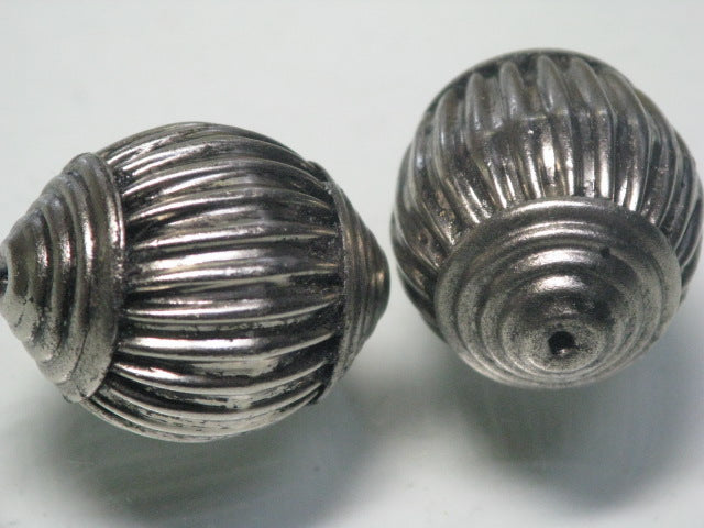 TOKO-BEADS BM101-06 Metal bead (2pcs) 19mm BM101-06 メタルビーズ（2個セット） 19mm Asian bead & African bead  Handmade,Lampeork,bead,asia,india,ethnic,parts,accessory,beads とんぼ玉,ビーズ,トンボ玉,アジア,インド,エスニック,手作り,パーツ,アクセサリー