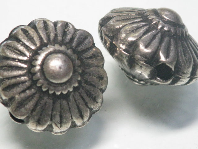 TOKO-BEADS BM101-09 Metal bead (2pcs) 19mm BM101-09 メタルビーズ（2個セット） 19mm Asian bead & African bead  Handmade,Lampeork,bead,asia,india,ethnic,parts,accessory,beads とんぼ玉,ビーズ,トンボ玉,アジア,インド,エスニック,手作り,パーツ,アクセサリー