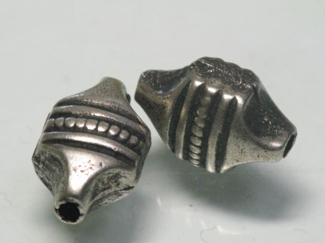 TOKO-BEADS BM101-26 Metal bead (2pcs) 10mm BM101-26 メタルビーズ（2個セット） 10mm Asian bead & African bead  Handmade,Lampeork,bead,asia,india,ethnic,parts,accessory,beads とんぼ玉,ビーズ,トンボ玉,アジア,インド,エスニック,手作り,パーツ,アクセサリー