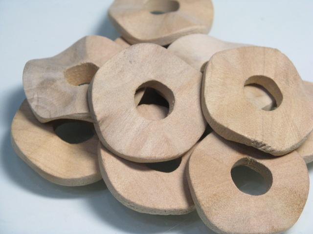 TOKO-BEADS BW010P-86 Wooden bead (10pcs) 34mm BW010P-86 フラットウッドチャーム（10個パック） 34mm Asian bead & African bead  Handmade,Lampeork,bead,asia,india,ethnic,parts,accessory,beads とんぼ玉,ビーズ,トンボ玉,アジア,インド,エスニック,手作り,パーツ,アクセサリー