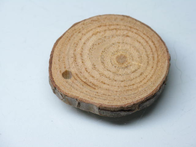 TOKO-BEADS BW014-02 Wooden Charm 32mm BW014-02 ウッドチャーム（年輪） 32mm Asian bead & African bead  Handmade,Lampeork,bead,asia,india,ethnic,parts,accessory,beads とんぼ玉,ビーズ,トンボ玉,アジア,インド,エスニック,手作り,パーツ,アクセサリー