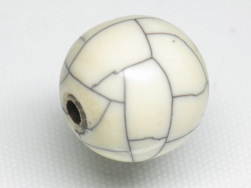 TOKO-BEADS BZ021-05 White Amber bead 14mm BZ021-05 白琥珀ビーズ 14mm Asian bead & African bead  Handmade,Lampeork,bead,asia,india,ethnic,parts,accessory,beads とんぼ玉,ビーズ,トンボ玉,アジア,インド,エスニック,手作り,パーツ,アクセサリー