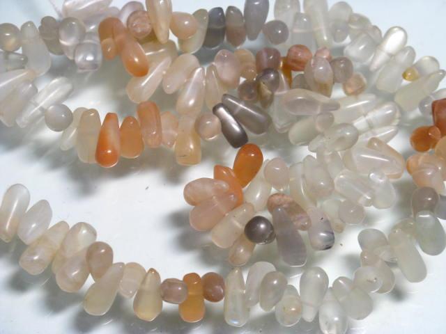 TOKO-BEADS BZ119-03 Moon Stone bead 4mm BZ119-03 ムーンストーン（しずく）(連) 4mm Asian bead & African bead  Handmade,Lampeork,bead,asia,india,ethnic,parts,accessory,beads とんぼ玉,ビーズ,トンボ玉,アジア,インド,エスニック,手作り,パーツ,アクセサリー