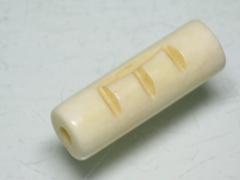 TOKO-BEADS CB134-05 Bone bead (Alphabet  E） 8~9mm CB134-05 ボーンビーズ（アルファベット E） 8~9mm Asian bead & African bead  Handmade,Lampeork,bead,asia,india,ethnic,parts,accessory,beads とんぼ玉,ビーズ,トンボ玉,アジア,インド,エスニック,手作り,パーツ,アクセサリー