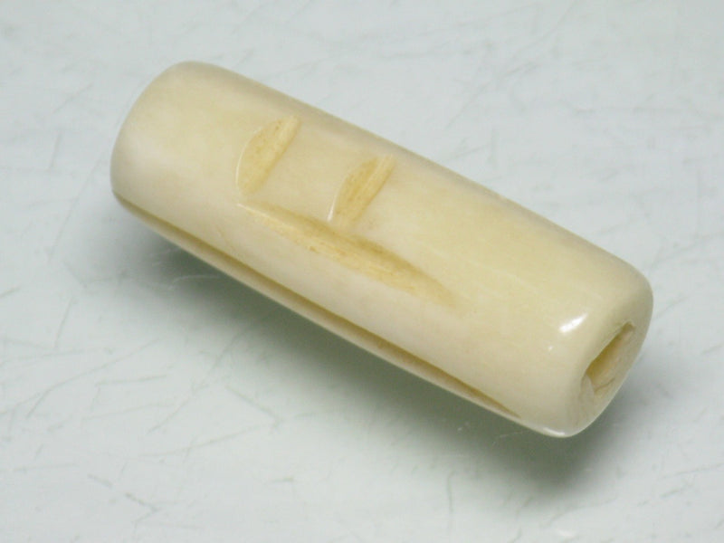 TOKO-BEADS CB134-06 Bone bead (Alphabet  F） 8~9mm CB134-06 ボーンビーズ（アルファベット F） 8~9mm Asian bead & African bead  Handmade,Lampeork,bead,asia,india,ethnic,parts,accessory,beads とんぼ玉,ビーズ,トンボ玉,アジア,インド,エスニック,手作り,パーツ,アクセサリー