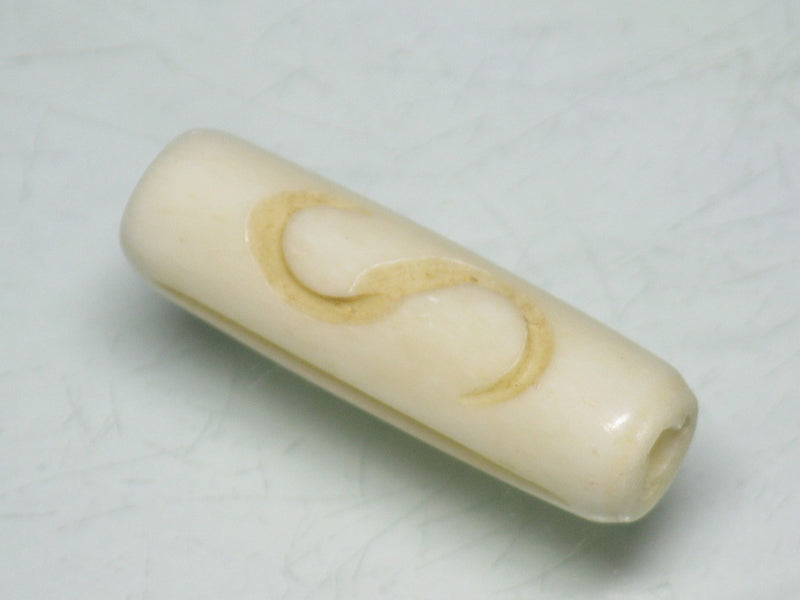 TOKO-BEADS CB134-19 Bone bead (Alphabet  S） 8~9mm CB134-19 ボーンビーズ（アルファベット S） 8~9mm Asian bead & African bead  Handmade,Lampeork,bead,asia,india,ethnic,parts,accessory,beads とんぼ玉,ビーズ,トンボ玉,アジア,インド,エスニック,手作り,パーツ,アクセサリー