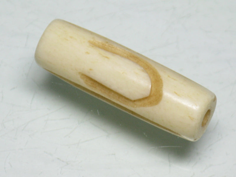 TOKO-BEADS CB134-21 Bone bead (Alphabet  U） 8~9mm CB134-21 ボーンビーズ（アルファベット U） 8~9mm Asian bead & African bead  Handmade,Lampeork,bead,asia,india,ethnic,parts,accessory,beads とんぼ玉,ビーズ,トンボ玉,アジア,インド,エスニック,手作り,パーツ,アクセサリー