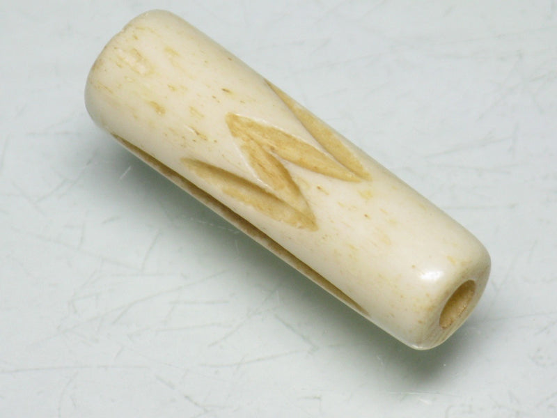 TOKO-BEADS CB134-23 Bone bead (Alphabet  W） 8~9mm CB134-23 ボーンビーズ（アルファベット W） 8~9mm Asian bead & African bead  Handmade,Lampeork,bead,asia,india,ethnic,parts,accessory,beads とんぼ玉,ビーズ,トンボ玉,アジア,インド,エスニック,手作り,パーツ,アクセサリー
