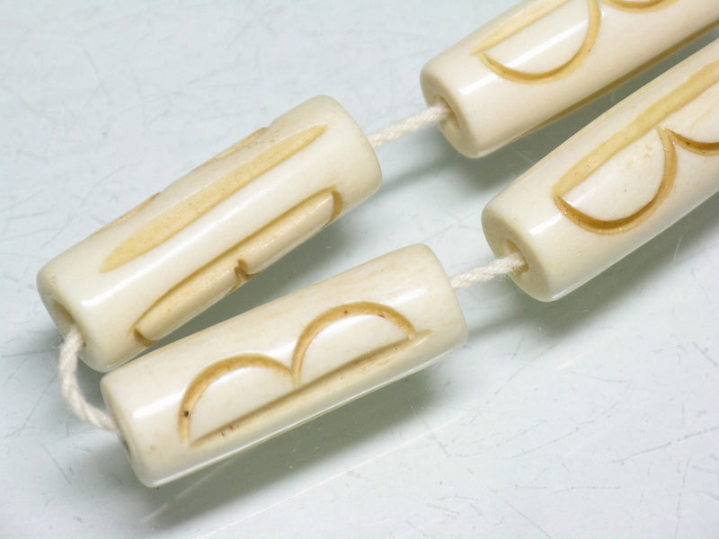 TOKO-BEADS CB134-02N Bone bead (Alphabet  B)(Strand) 8~9mm CB134-02N ボーンビーズ（アルファベット B)(連) 8~9mm Asian bead & African bead  Handmade,Lampeork,bead,asia,india,ethnic,parts,accessory,beads とんぼ玉,ビーズ,トンボ玉,アジア,インド,エスニック,手作り,パーツ,アクセサリー