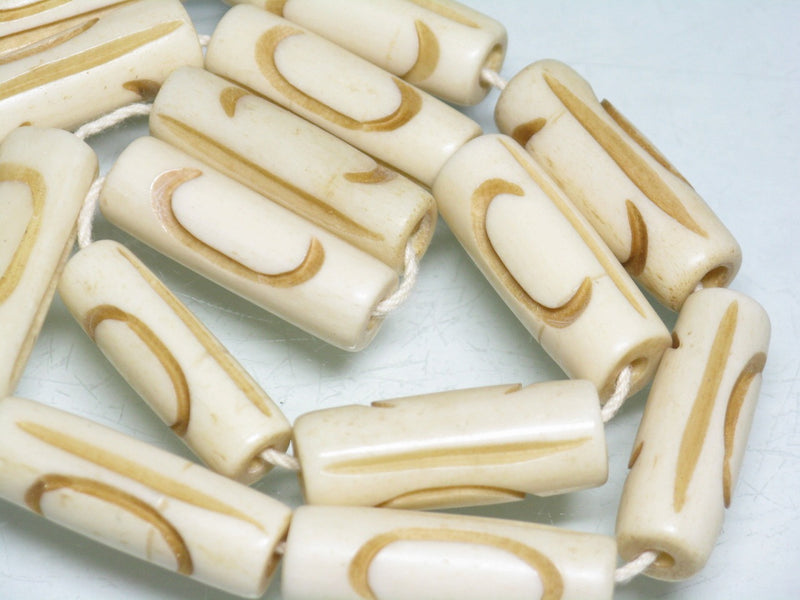 TOKO-BEADS CB134-03N Bone bead (Alphabet  C)(Strand) 8~9mm CB134-03N ボーンビーズ（アルファベット C)(連) 8~9mm Asian bead & African bead  Handmade,Lampeork,bead,asia,india,ethnic,parts,accessory,beads とんぼ玉,ビーズ,トンボ玉,アジア,インド,エスニック,手作り,パーツ,アクセサリー