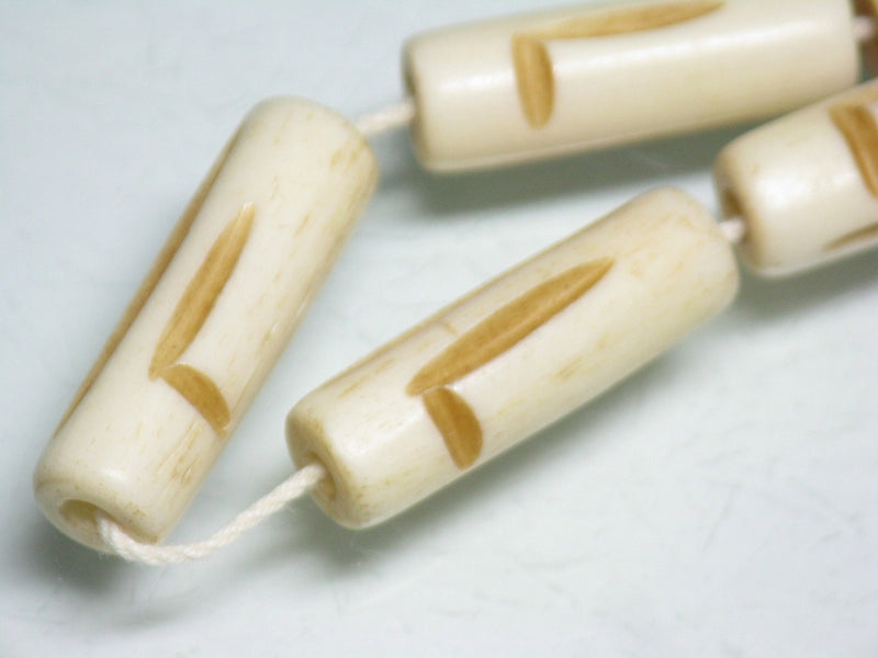 TOKO-BEADS CB134-12N Bone bead (Alphabet  L)(Strand) 8~9mm CB134-12N ボーンビーズ（アルファベット L)(連) 8~9mm Asian bead & African bead  Handmade,Lampeork,bead,asia,india,ethnic,parts,accessory,beads とんぼ玉,ビーズ,トンボ玉,アジア,インド,エスニック,手作り,パーツ,アクセサリー
