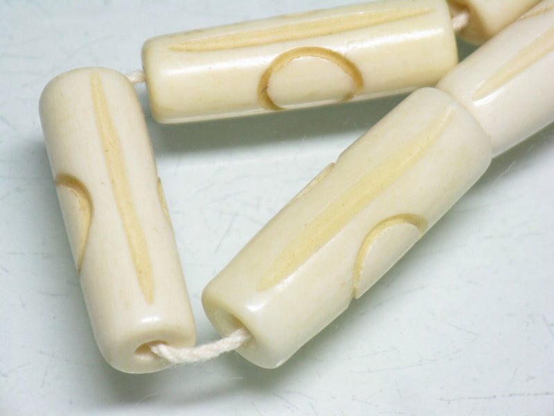 TOKO-BEADS CB134-15N Bone bead (Alphabet  O)(Strand) 8~9mm CB134-15N ボーンビーズ（アルファベット O)(連) 8~9mm Asian bead & African bead  Handmade,Lampeork,bead,asia,india,ethnic,parts,accessory,beads とんぼ玉,ビーズ,トンボ玉,アジア,インド,エスニック,手作り,パーツ,アクセサリー