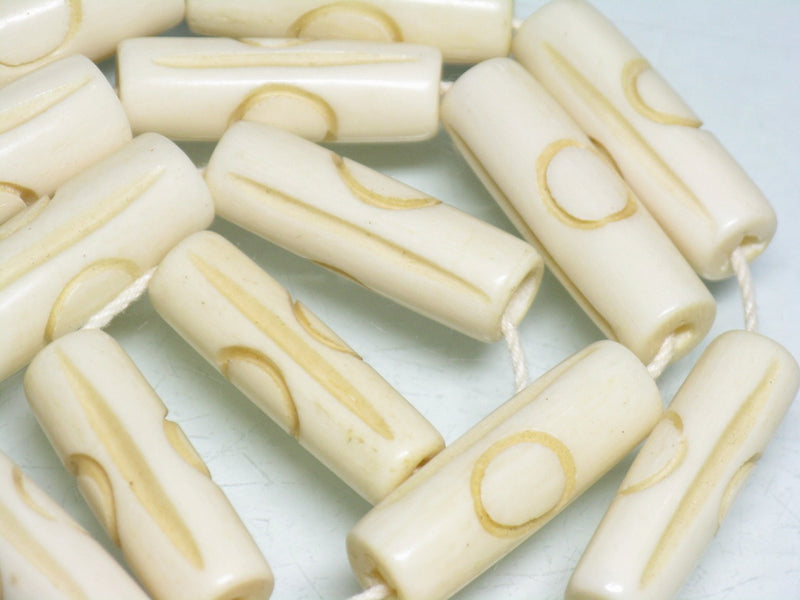 TOKO-BEADS CB134-15N Bone bead (Alphabet  O)(Strand) 8~9mm CB134-15N ボーンビーズ（アルファベット O)(連) 8~9mm Asian bead & African bead  Handmade,Lampeork,bead,asia,india,ethnic,parts,accessory,beads とんぼ玉,ビーズ,トンボ玉,アジア,インド,エスニック,手作り,パーツ,アクセサリー