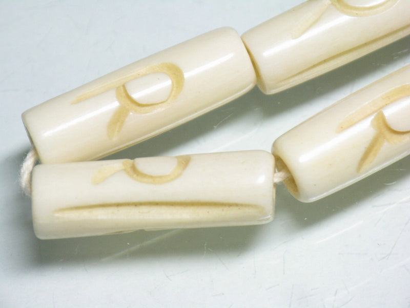 TOKO-BEADS CB134-18N Bone bead (Alphabet  R)(Strand) 8~9mm CB134-18N ボーンビーズ（アルファベット R)(連) 8~9mm Asian bead & African bead  Handmade,Lampeork,bead,asia,india,ethnic,parts,accessory,beads とんぼ玉,ビーズ,トンボ玉,アジア,インド,エスニック,手作り,パーツ,アクセサリー
