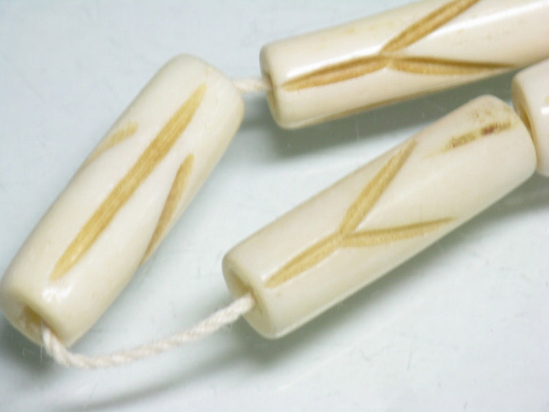 TOKO-BEADS CB134-25N Bone bead (Alphabet  Y)(Strand) 8~9mm CB134-25N ボーンビーズ（アルファベット Y)(連) 8~9mm Asian bead & African bead  Handmade,Lampeork,bead,asia,india,ethnic,parts,accessory,beads とんぼ玉,ビーズ,トンボ玉,アジア,インド,エスニック,手作り,パーツ,アクセサリー