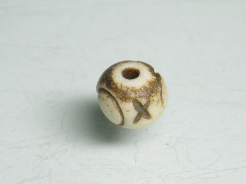 TOKO-BEADS CB151-04 Bone bead 8.5mm CB151-04 ボーンビーズ 8.5mm Asian bead & African bead  Handmade,Lampeork,bead,asia,india,ethnic,parts,accessory,beads とんぼ玉,ビーズ,トンボ玉,アジア,インド,エスニック,手作り,パーツ,アクセサリー