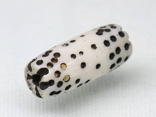 TOKO-BEADS CB151-14P Bone bead (18pcs) 6~8mm CB151-14P ボーンビーズ（18個パック） 6~8mm Asian bead & African bead  Handmade,Lampeork,bead,asia,india,ethnic,parts,accessory,beads とんぼ玉,ビーズ,トンボ玉,アジア,インド,エスニック,手作り,パーツ,アクセサリー