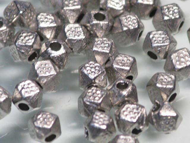 TOKO-BEADS CM124P Metal bead (50pcs) 4mm (cannot be restocked) CM124P メタルビーズ（50個パック） 4mm 在庫限り Asian bead & African bead  Handmade,Lampeork,bead,asia,india,ethnic,parts,accessory,beads とんぼ玉,ビーズ,トンボ玉,アジア,インド,エスニック,手作り,パーツ,アクセサリー