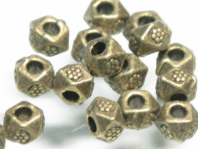 | TOKO-BEADS |CM179P メタルビーズ（50個パック） 4mm 在庫限りとんぼ玉,ビーズ,トンボ玉,アジア,インド,エスニック,手作り,パーツ,アクセサリー