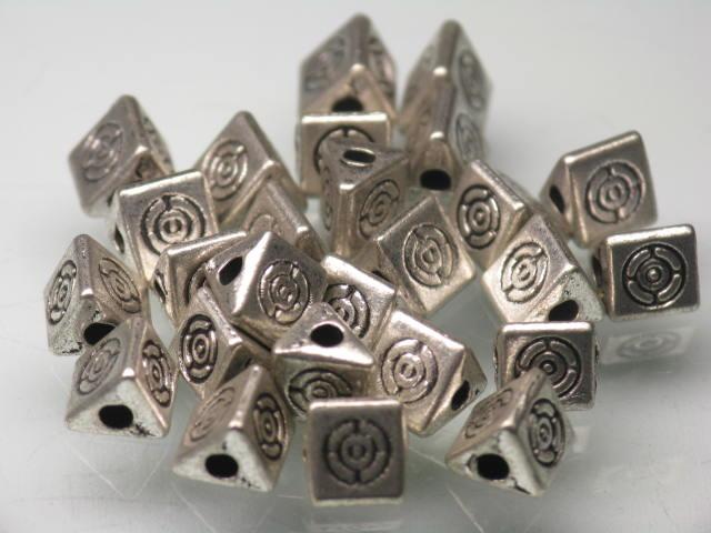 TOKO-BEADS CM225-88P Metal bead (50pcs) 5.3mm CM225-88P メタルビーズ（50個パック） 5.3mm Asian bead & African bead  Handmade,Lampeork,bead,asia,india,ethnic,parts,accessory,beads とんぼ玉,ビーズ,トンボ玉,アジア,インド,エスニック,手作り,パーツ,アクセサリー