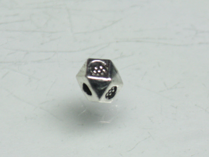 TOKO-BEADS CM226-44S Metal bead 3.6mm CM226-44S メタルビーズ 3.6mm Asian bead & African bead  Handmade,Lampeork,bead,asia,india,ethnic,parts,accessory,beads とんぼ玉,ビーズ,トンボ玉,アジア,インド,エスニック,手作り,パーツ,アクセサリー
