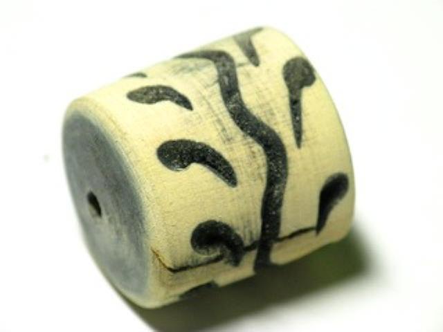 TOKO-BEADS CW017 Wooden bead 20mm CW017 ウッドビーズ 20mm Asian bead & African bead  Handmade,Lampeork,bead,asia,india,ethnic,parts,accessory,beads とんぼ玉,ビーズ,トンボ玉,アジア,インド,エスニック,手作り,パーツ,アクセサリー
