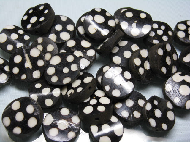 TOKO-BEADS EB001-10N Bone bead (strand) 22~25mm EB001-10N ボーンビーズ（連） 22~25mm Asian bead & African bead  Handmade,Lampeork,bead,asia,india,ethnic,parts,accessory,beads とんぼ玉,ビーズ,トンボ玉,アジア,インド,エスニック,手作り,パーツ,アクセサリー