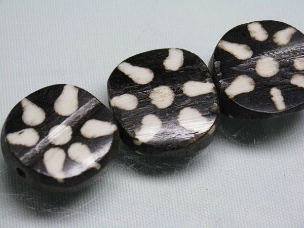 TOKO-BEADS EB001-12N Bone bead (strand) 22~25mm EB001-12N ボーンビーズ（連） 22~25mm Asian bead & African bead  Handmade,Lampeork,bead,asia,india,ethnic,parts,accessory,beads とんぼ玉,ビーズ,トンボ玉,アジア,インド,エスニック,手作り,パーツ,アクセサリー