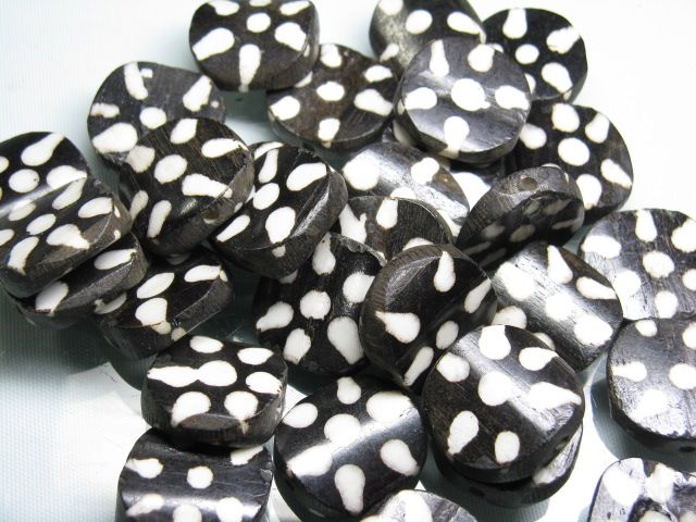 TOKO-BEADS EB001-12N Bone bead (strand) 22~25mm EB001-12N ボーンビーズ（連） 22~25mm Asian bead & African bead  Handmade,Lampeork,bead,asia,india,ethnic,parts,accessory,beads とんぼ玉,ビーズ,トンボ玉,アジア,インド,エスニック,手作り,パーツ,アクセサリー