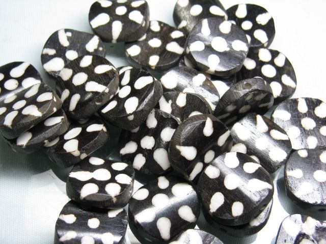 | TOKO-BEADS |EB001N-12 ボーンビーズ（連） 22~25mmとんぼ玉,ビーズ,トンボ玉,アジア,インド,エスニック,手作り,パーツ,アクセサリー