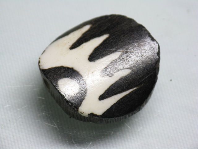 TOKO-BEADS EB001-11S Bone bead 22~25mm EB001-11S ボーンビーズ 22~25mm Asian bead & African bead  Handmade,Lampeork,bead,asia,india,ethnic,parts,accessory,beads とんぼ玉,ビーズ,トンボ玉,アジア,インド,エスニック,手作り,パーツ,アクセサリー