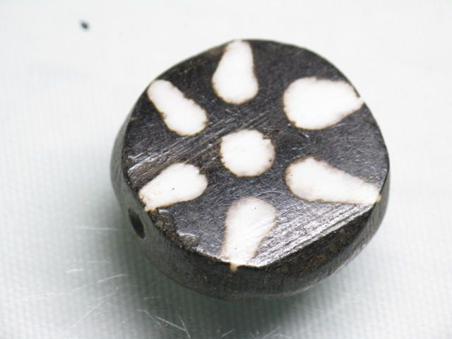 TOKO-BEADS EB001-12S Bone bead 22~25mm EB001-12S ボーンビーズ 22~25mm Asian bead & African bead  Handmade,Lampeork,bead,asia,india,ethnic,parts,accessory,beads とんぼ玉,ビーズ,トンボ玉,アジア,インド,エスニック,手作り,パーツ,アクセサリー