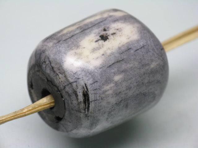 TOKO-BEADS EB053-15 Bone bead 22mm EB053-15 大粒ボーンビーズ 22mm Asian bead & African bead  Handmade,Lampeork,bead,asia,india,ethnic,parts,accessory,beads とんぼ玉,ビーズ,トンボ玉,アジア,インド,エスニック,手作り,パーツ,アクセサリー