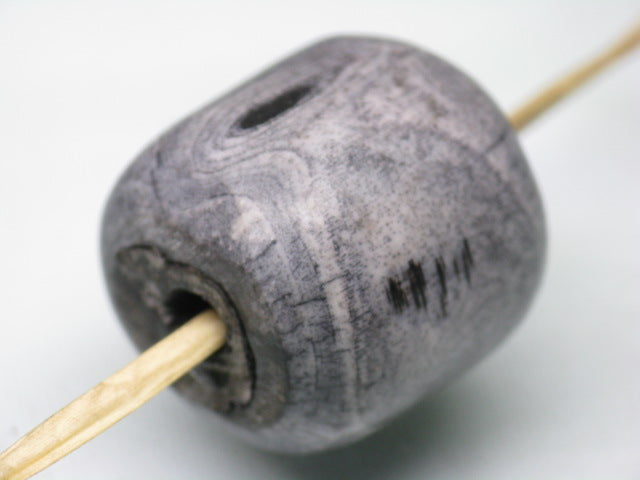 TOKO-BEADS EB053-20 Bone bead 22.5mm EB053-20 大粒ボーンビーズ 22.5mm Asian bead & African bead  Handmade,Lampeork,bead,asia,india,ethnic,parts,accessory,beads とんぼ玉,ビーズ,トンボ玉,アジア,インド,エスニック,手作り,パーツ,アクセサリー