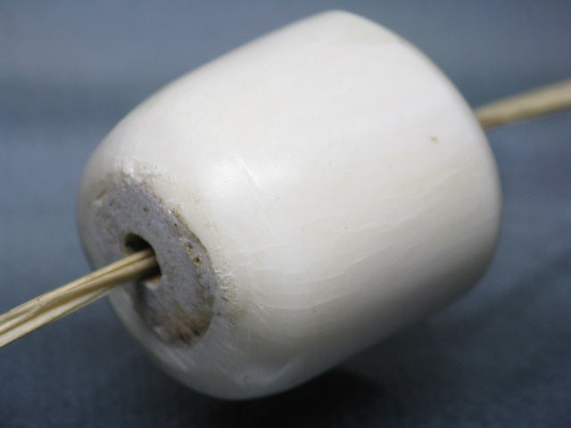 TOKO-BEADS EB054-03 Bone bead 23.5mm EB054-03 大粒ボーンビーズ 23.5mm Asian bead & African bead  Handmade,Lampeork,bead,asia,india,ethnic,parts,accessory,beads とんぼ玉,ビーズ,トンボ玉,アジア,インド,エスニック,手作り,パーツ,アクセサリー