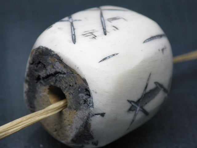 TOKO-BEADS EB055-03 Bone bead 26mm EB055-03 大粒ボーンビーズ 26mm Asian bead & African bead  Handmade,Lampeork,bead,asia,india,ethnic,parts,accessory,beads とんぼ玉,ビーズ,トンボ玉,アジア,インド,エスニック,手作り,パーツ,アクセサリー