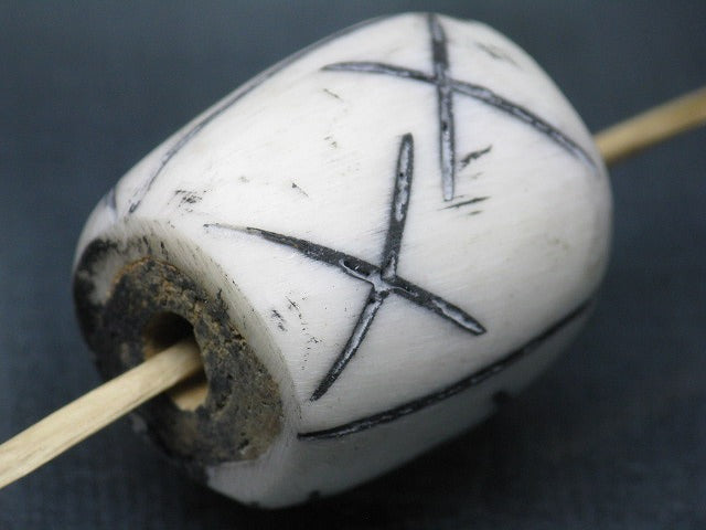 TOKO-BEADS EB055-04 Bone bead 24mm EB055-04 大粒ボーンビーズ 24mm Asian bead & African bead  Handmade,Lampeork,bead,asia,india,ethnic,parts,accessory,beads とんぼ玉,ビーズ,トンボ玉,アジア,インド,エスニック,手作り,パーツ,アクセサリー