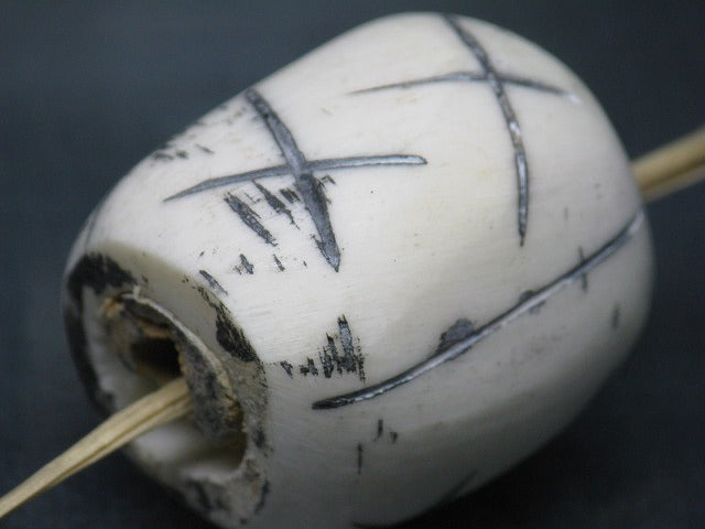 TOKO-BEADS EB055-05 Bone bead 26mm EB055-05 大粒ボーンビーズ 26mm Asian bead & African bead  Handmade,Lampeork,bead,asia,india,ethnic,parts,accessory,beads とんぼ玉,ビーズ,トンボ玉,アジア,インド,エスニック,手作り,パーツ,アクセサリー