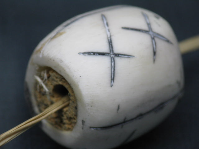 TOKO-BEADS EB055-05 Bone bead 26mm EB055-05 大粒ボーンビーズ 26mm Asian bead & African bead  Handmade,Lampeork,bead,asia,india,ethnic,parts,accessory,beads とんぼ玉,ビーズ,トンボ玉,アジア,インド,エスニック,手作り,パーツ,アクセサリー
