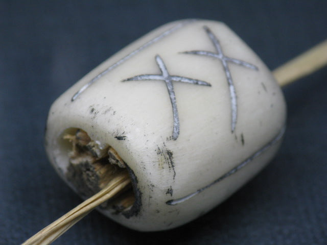 TOKO-BEADS EB055-07 Bone bead 23mm EB055-07 大粒ボーンビーズ 23mm Asian bead & African bead  Handmade,Lampeork,bead,asia,india,ethnic,parts,accessory,beads とんぼ玉,ビーズ,トンボ玉,アジア,インド,エスニック,手作り,パーツ,アクセサリー