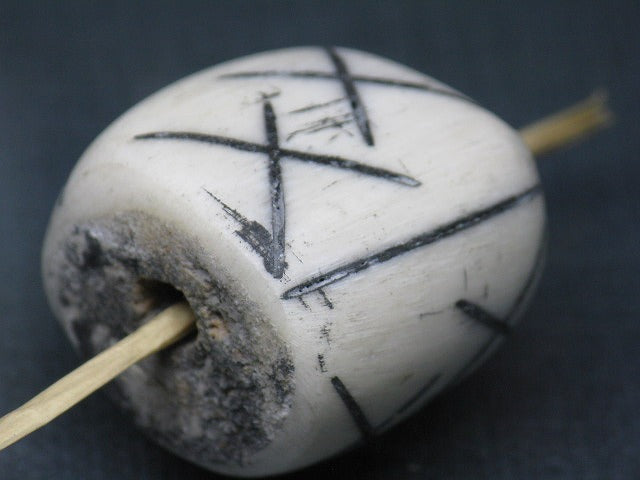 TOKO-BEADS EB055-11 Bone bead 27mm EB055-11 大粒ボーンビーズ 27mm Asian bead & African bead  Handmade,Lampeork,bead,asia,india,ethnic,parts,accessory,beads とんぼ玉,ビーズ,トンボ玉,アジア,インド,エスニック,手作り,パーツ,アクセサリー