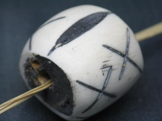TOKO-BEADS EB055-11 Bone bead 27mm EB055-11 大粒ボーンビーズ 27mm Asian bead & African bead  Handmade,Lampeork,bead,asia,india,ethnic,parts,accessory,beads とんぼ玉,ビーズ,トンボ玉,アジア,インド,エスニック,手作り,パーツ,アクセサリー
