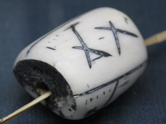TOKO-BEADS EB055-12 Bone bead 25mm EB055-12 大粒ボーンビーズ 25mm Asian bead & African bead  Handmade,Lampeork,bead,asia,india,ethnic,parts,accessory,beads とんぼ玉,ビーズ,トンボ玉,アジア,インド,エスニック,手作り,パーツ,アクセサリー