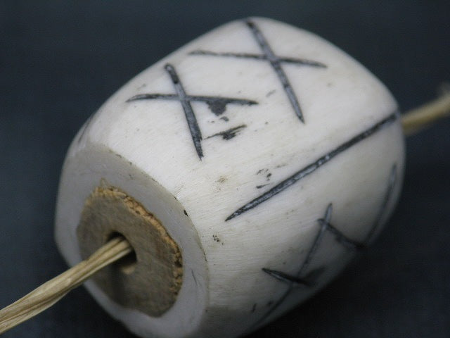 TOKO-BEADS EB055-13 Bone bead 27mm EB055-13 大粒ボーンビーズ 27mm Asian bead & African bead  Handmade,Lampeork,bead,asia,india,ethnic,parts,accessory,beads とんぼ玉,ビーズ,トンボ玉,アジア,インド,エスニック,手作り,パーツ,アクセサリー