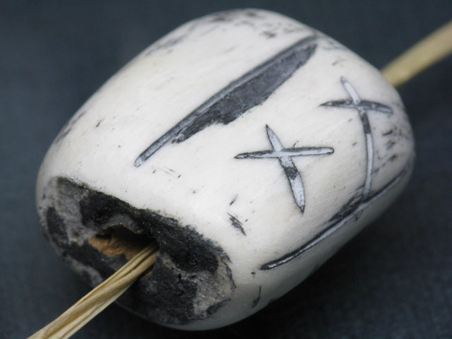 TOKO-BEADS EB055-16 Bone bead 27mm EB055-16 大粒ボーンビーズ 27mm Asian bead & African bead  Handmade,Lampeork,bead,asia,india,ethnic,parts,accessory,beads とんぼ玉,ビーズ,トンボ玉,アジア,インド,エスニック,手作り,パーツ,アクセサリー