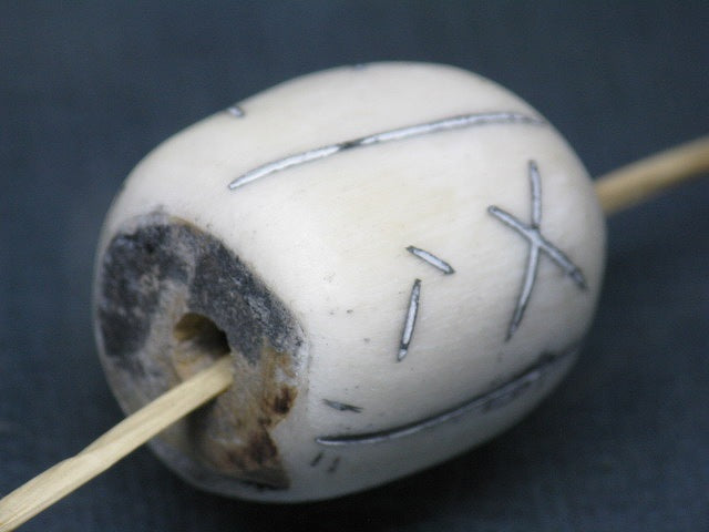 TOKO-BEADS EB055-18 Bone bead 25mm EB055-18 大粒ボーンビーズ 25mm Asian bead & African bead  Handmade,Lampeork,bead,asia,india,ethnic,parts,accessory,beads とんぼ玉,ビーズ,トンボ玉,アジア,インド,エスニック,手作り,パーツ,アクセサリー