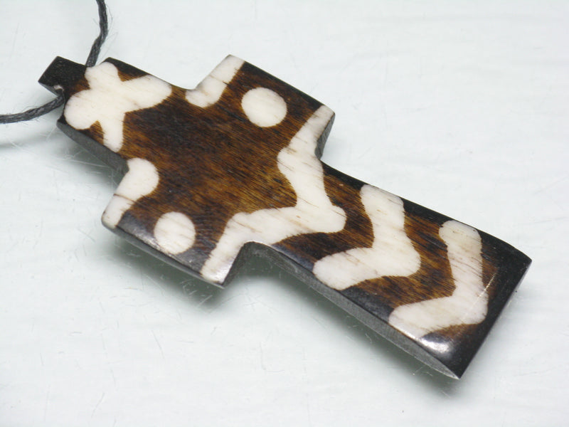 TOKO-BEADS EB201-05 Bone pendant  (Cross/Kenya) 58mm EB201-05 ボーンチャーム（クロス/ケニア） 58mm Asian bead & African bead  Handmade,Lampeork,bead,asia,india,ethnic,parts,accessory,beads とんぼ玉,ビーズ,トンボ玉,アジア,インド,エスニック,手作り,パーツ,アクセサリー