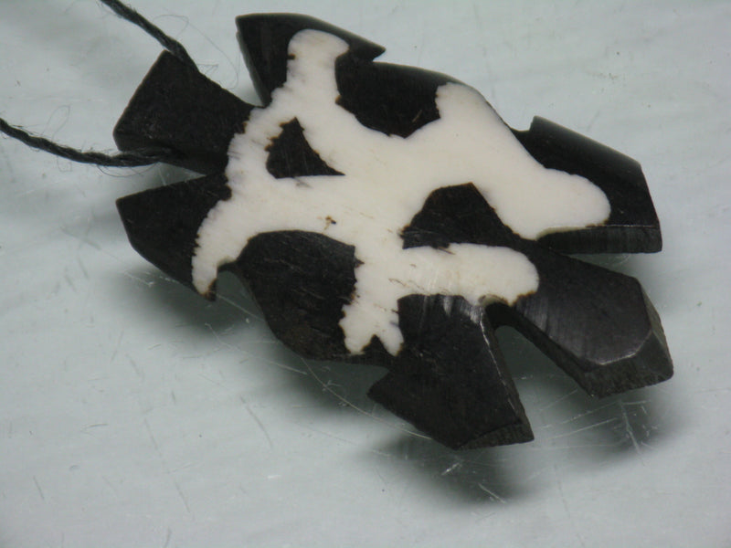 TOKO-BEADS EB203-06 Bone pendant  (Turtle/Kenya) 35mm EB203-06 ボーンチャーム（カメ/ケニア） 35mm Asian bead & African bead  Handmade,Lampeork,bead,asia,india,ethnic,parts,accessory,beads とんぼ玉,ビーズ,トンボ玉,アジア,インド,エスニック,手作り,パーツ,アクセサリー